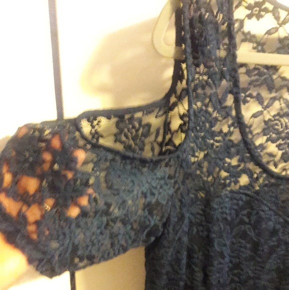 Blue top - Picture 2 of 3